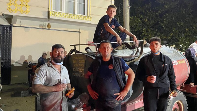 Yangın Var.  SELAM ve DUA.